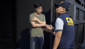 ตำรวจบุกรวบ “หมอบี” ทูตสื่อวิญญาณ พร้อม “หลวงพ่ออลงกต” ในข้อหาฟอกเงิน-ทุจริต มูลค่าหลายสิบล้านบาท