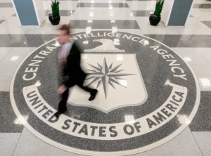 เปิดเผยเทคนิคลับ CIA: 4 วิธีชักจูงใจคนที่อดีตสายลับสอนให้โลกรู้