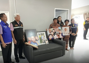 ปู่ย่าน้องน้ำโขงรับมอบบ้านหลังใหม่ พร้อมยานพาหนะและทุนการศึกษา หลังสูญเสียหลานจากเหตุจรวดทหารกัมพูชา